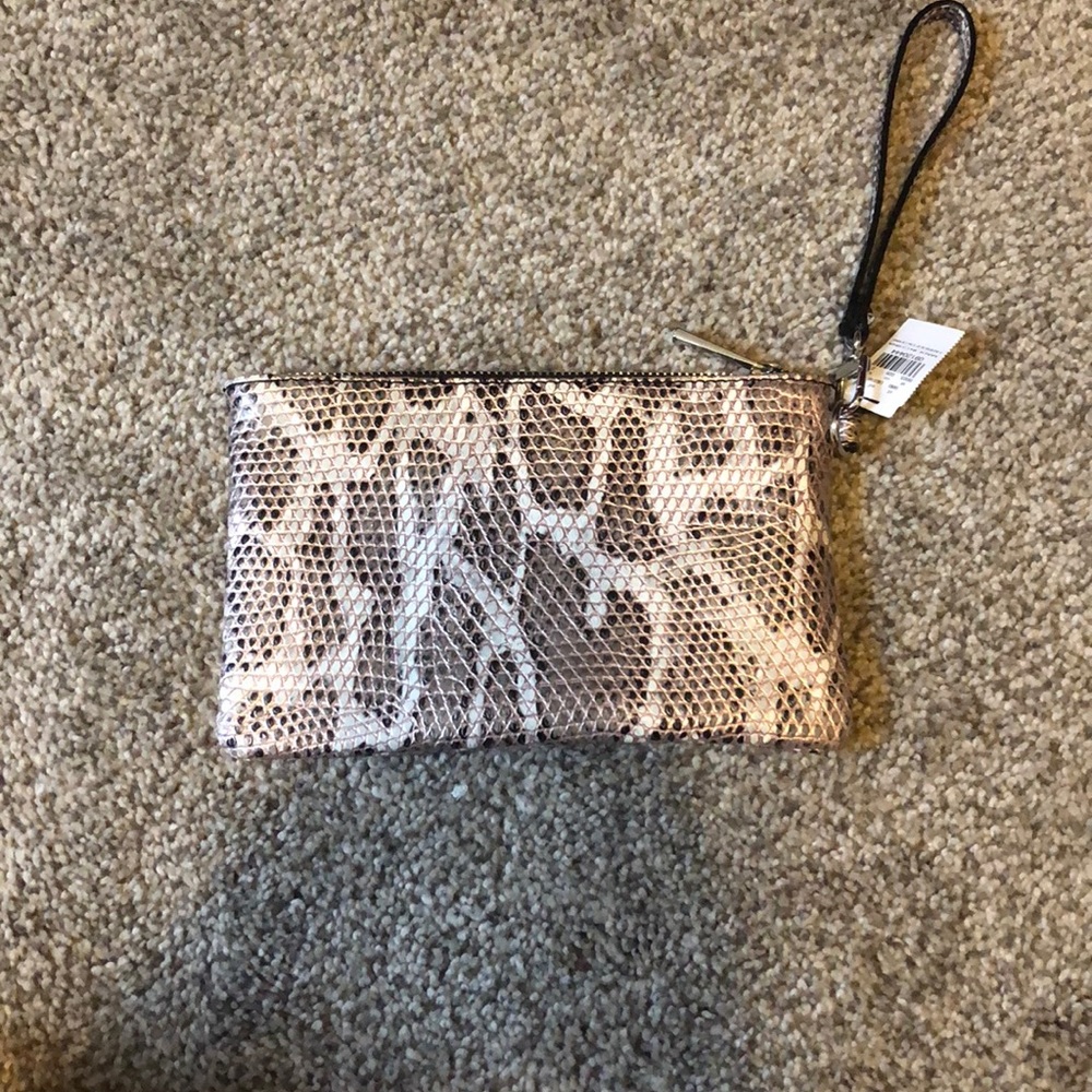 Express wristlet